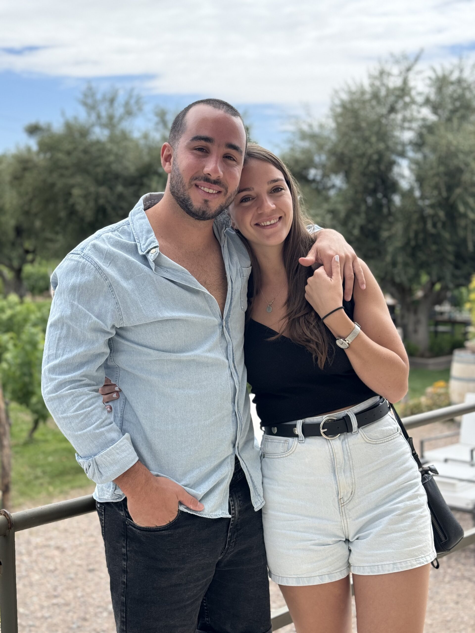 Fernando junto a su pareja disfrutando de bodegas